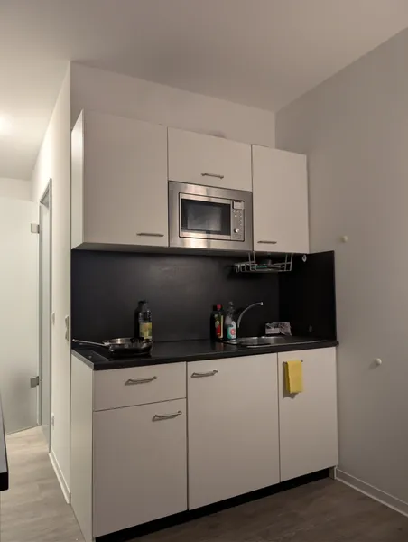 Untermiete bis 31. Oktober, kann verlängert werden - Kompaktes 1-Zimmer-Apartment in Berlin-Reinicke — photo 1
